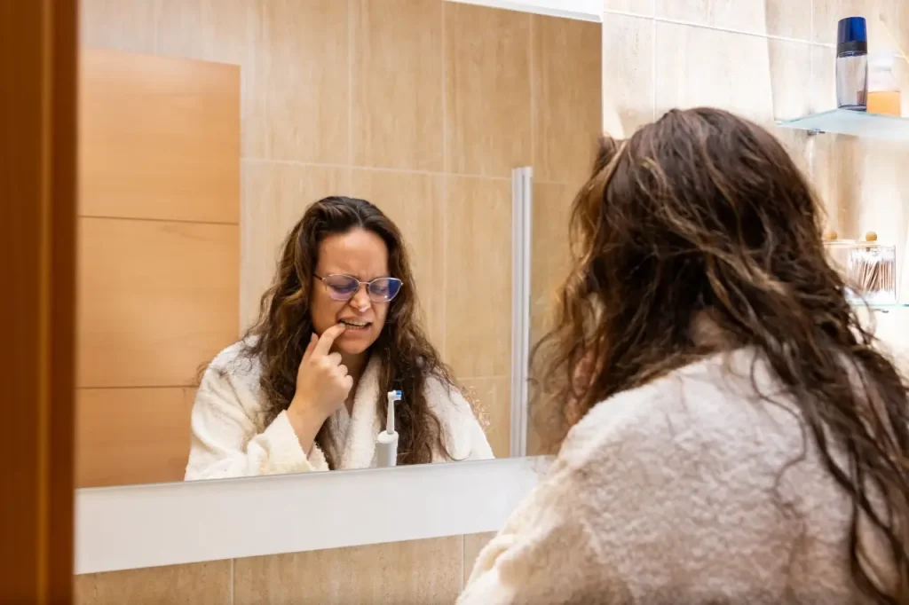 מחלת חניכיים מתקדמת מירה